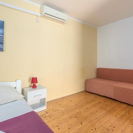Apartments Stanko Fazana Bagian luar foto