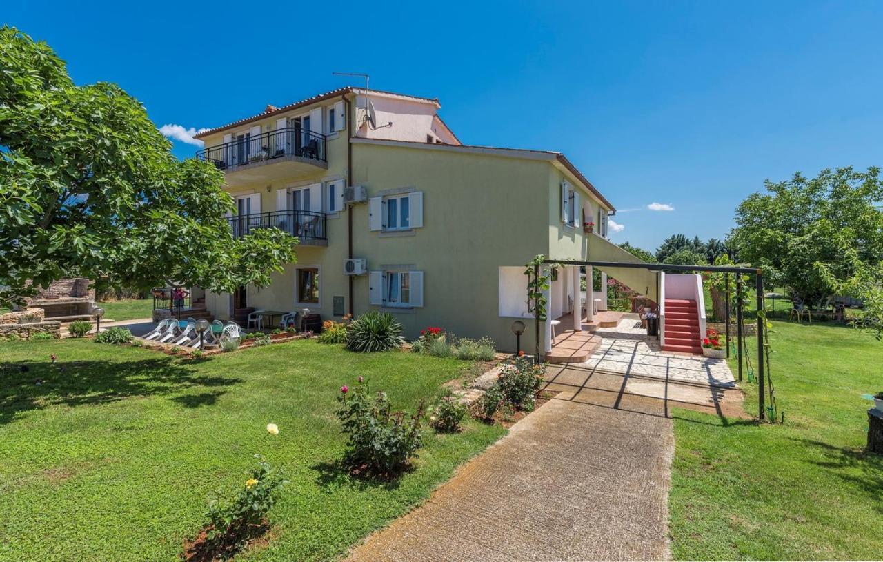 Apartments Stanko Fazana Bagian luar foto