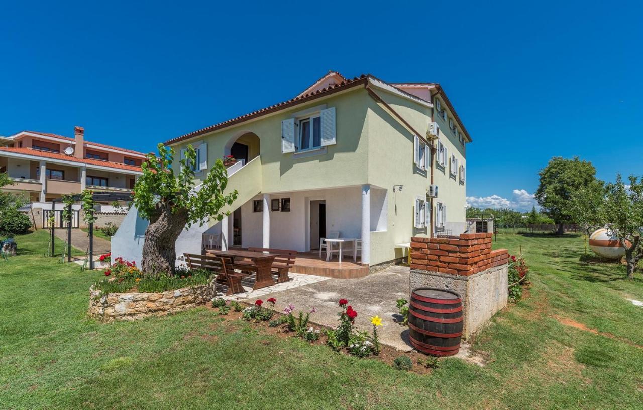 Apartments Stanko Fazana Bagian luar foto