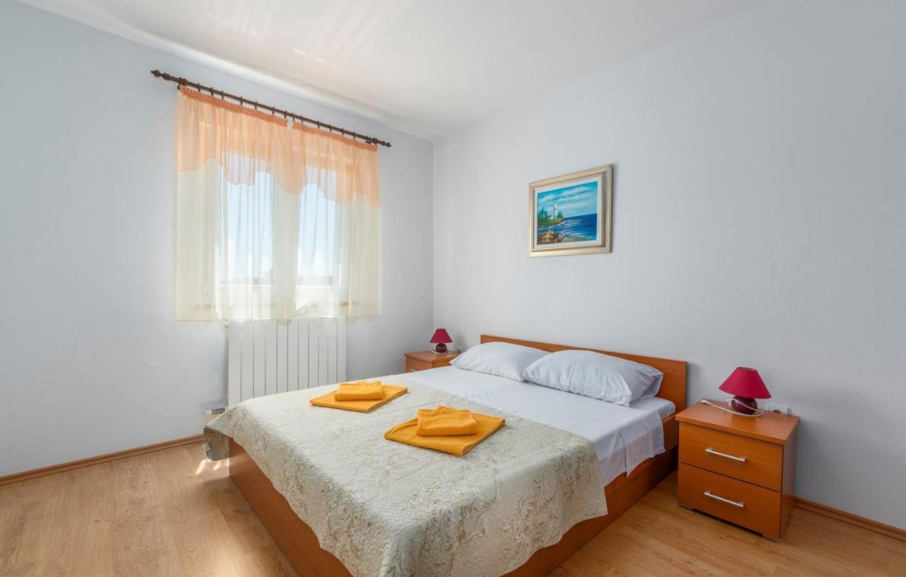 Apartments Stanko Fazana Bagian luar foto